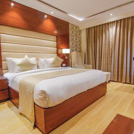 Hotel The Grand Parisian Delhi  Exterior foto