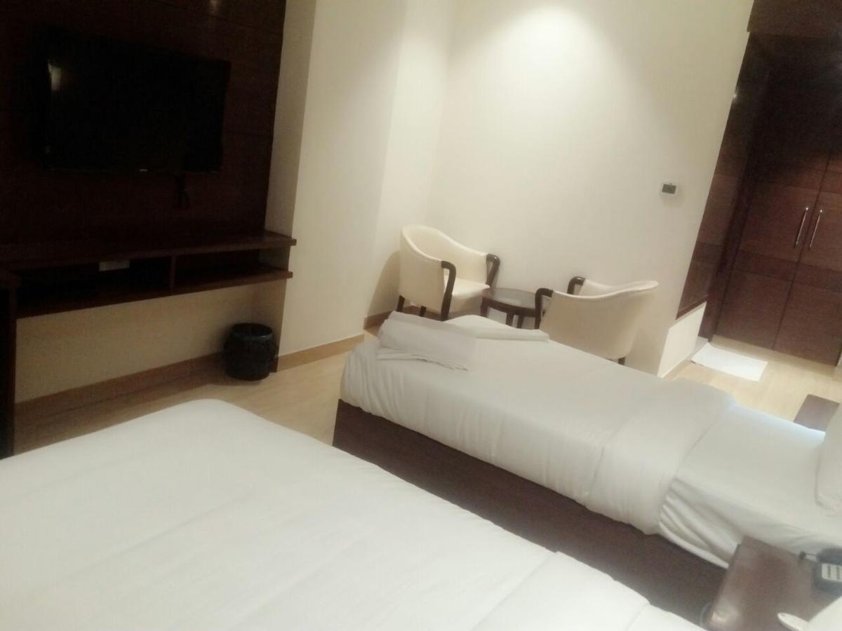 Hotel The Grand Parisian Delhi  Exterior foto