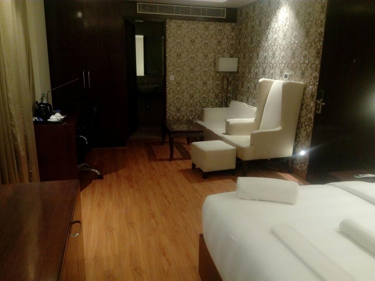 Hotel The Grand Parisian Delhi  Exterior foto