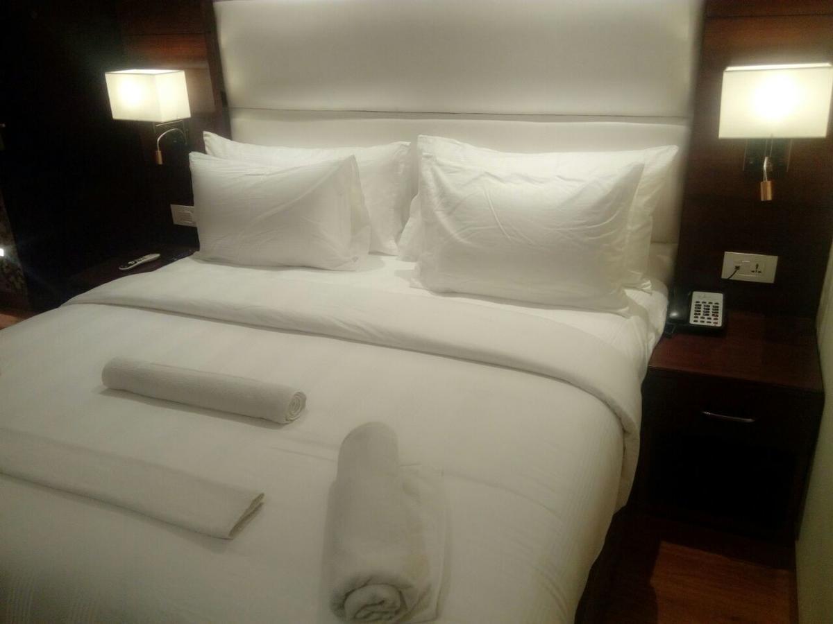 Hotel The Grand Parisian Delhi  Exterior foto
