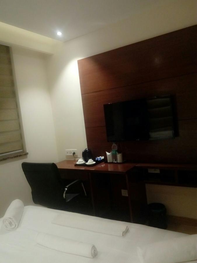 Hotel The Grand Parisian Delhi  Exterior foto