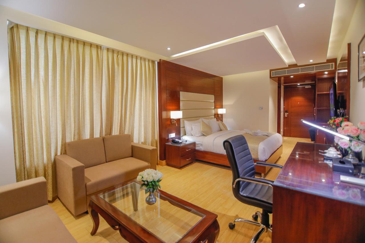 Hotel The Grand Parisian Delhi  Exterior foto
