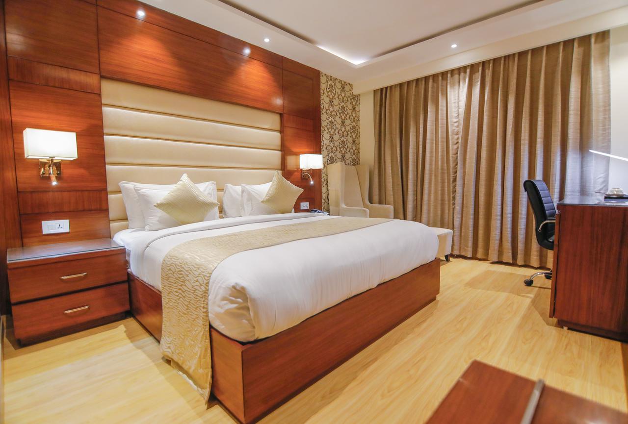 Hotel The Grand Parisian Delhi  Exterior foto