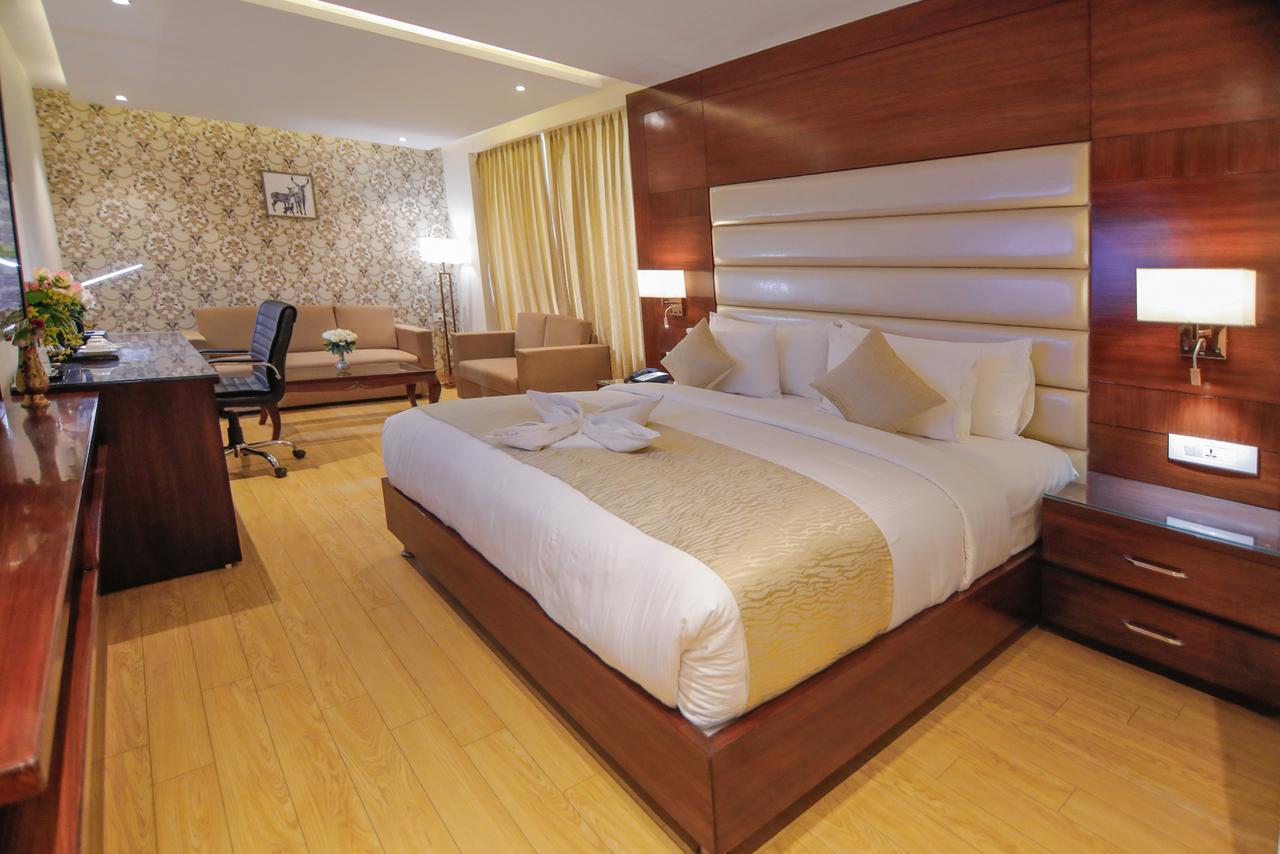 Hotel The Grand Parisian Delhi  Exterior foto