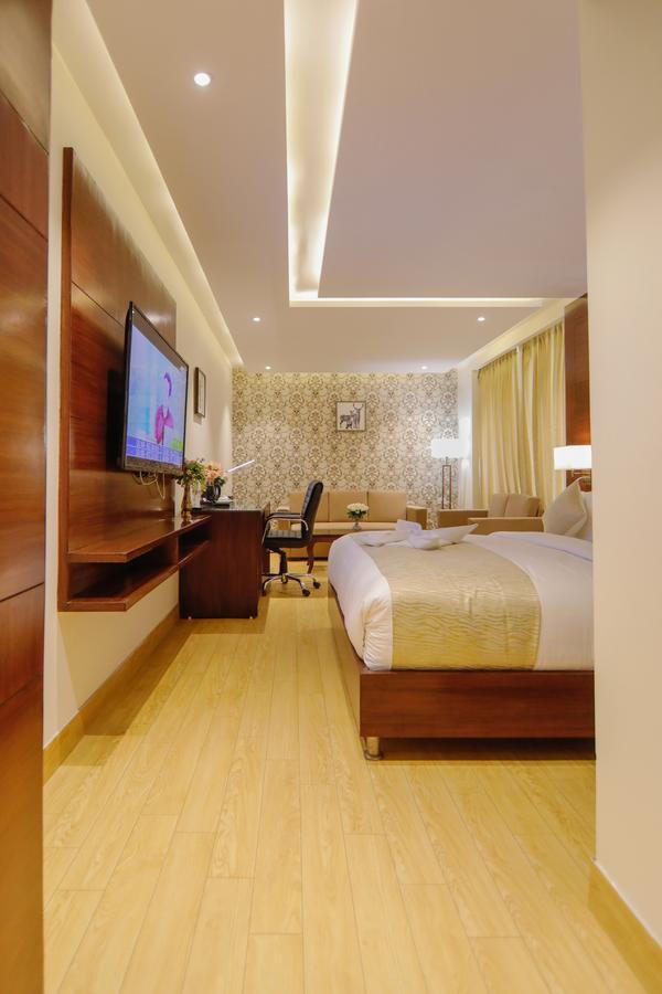 Hotel The Grand Parisian Delhi  Exterior foto