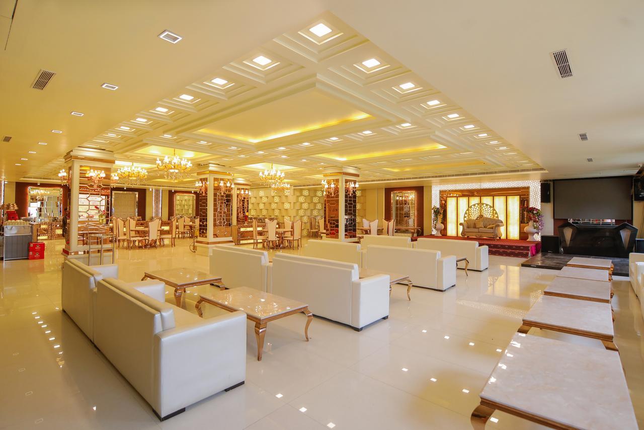 Hotel The Grand Parisian Delhi  Exterior foto