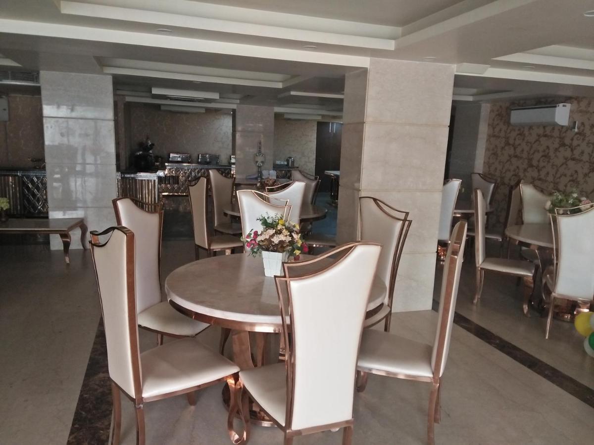 Hotel The Grand Parisian Delhi  Exterior foto